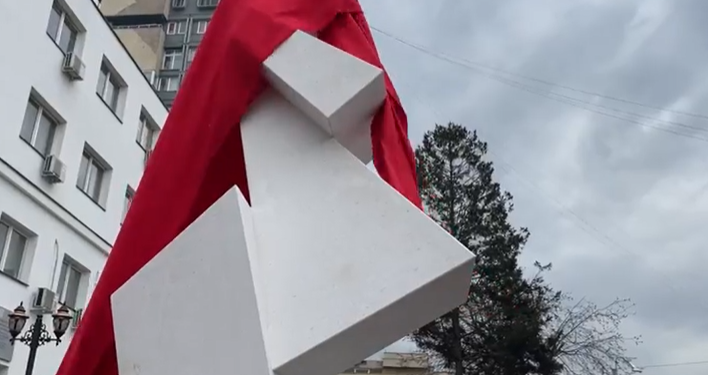 Përurohet “Heroina e qytetit” në Gjilan