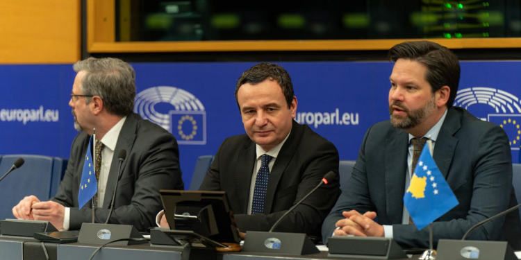 Takimi i 18 marsit në Ohër, temë diskutimi mes Kurtit dhe deputetëve evropianë
