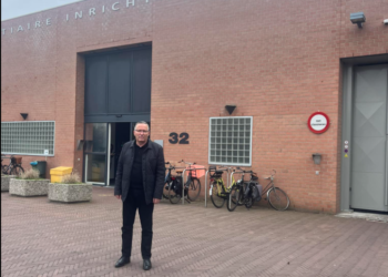 Hamza viziton ish-krerët e UÇK-së në Hagë