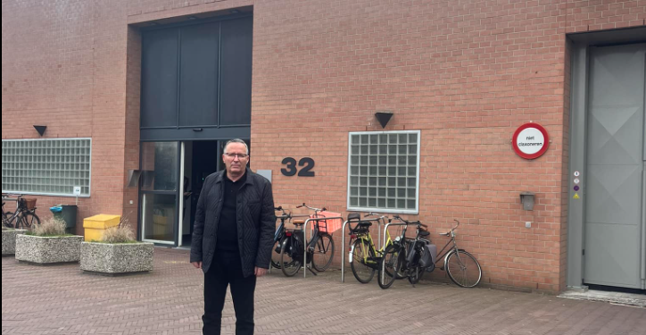 Hamza viziton ish-krerët e UÇK-së në Hagë