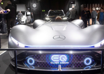 Mercedes do të investojë miliarda dollarë në fabrikat e automjeteve elektronike