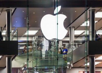 Apple përballet me një valë të re dorëheqjesh