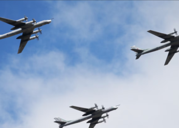 Bombarduesit rusë fluturojnë afër Japonisë