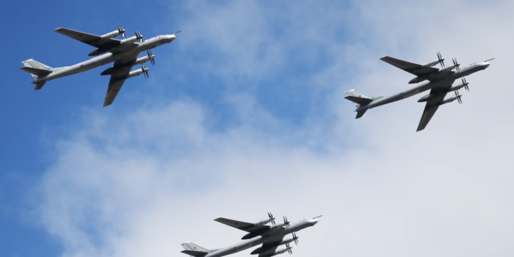 Bombarduesit rusë fluturojnë afër Japonisë