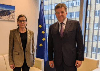 Lajçak takohet me kryetaren e Kryqit të Kuq, flasin për çështjen e të zhdukurve në Ballkan