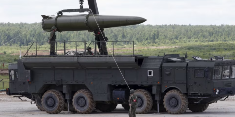 Putin thotë se Rusia do të vendosë armë bërthamore taktike në Bjellorusi