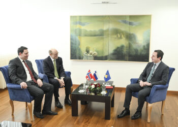 Kurti takohet me emisarët e Sllovenisë dhe Norvegjisë, flasim për takimin e Ohrit