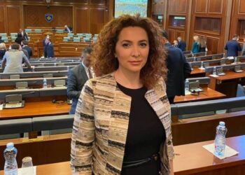 Konjufca i propozon administratës të mos i jap meditje deputetes Albena Reshitaj