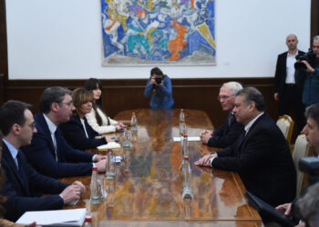 Esobar nga takimi me Vuçiqin shprehet optimist për arritjen e marrëveshjes mes Kosovës dhe Serbisë