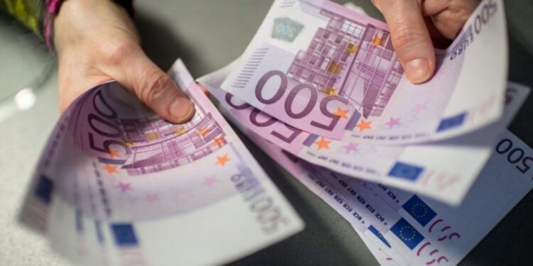 Prokuroria heton 4 persona, u bllokohen miliona euro e franga dhe 16 parcela