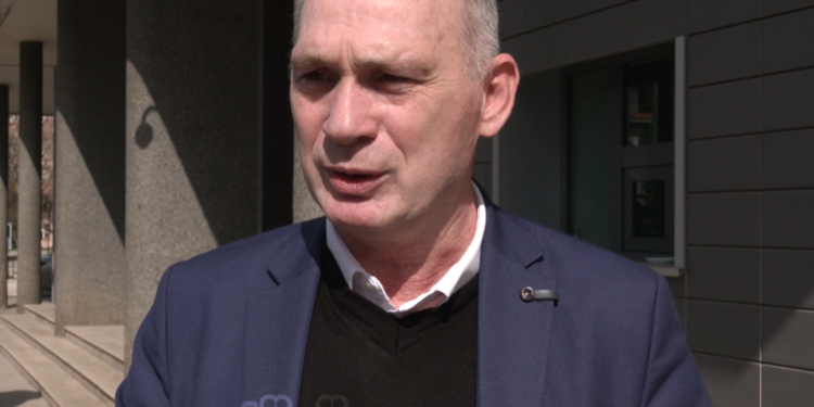 Humolli i del kundër Kurtit: Nuk ia votoj marrëveshjen me Serbinë