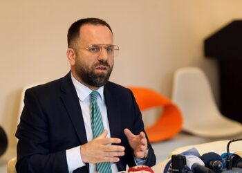 Rukiqi thotë se rryma u shtrenjtua për të paguar importet e ndërmjetësuara nga Martin Berishaj