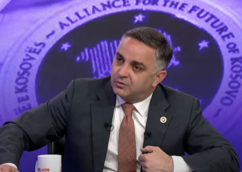 Tahiri rrëfen si e kundërshtoi Komisionerin e BE-së në akuzat për krim të organizuar