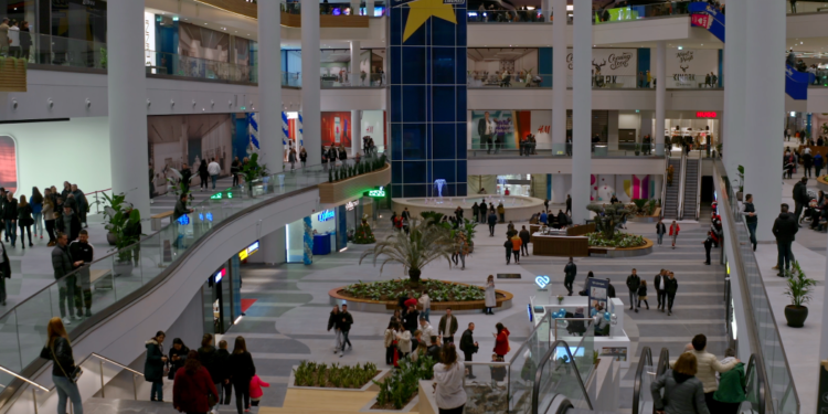 Hapja e madhe e Prishtina Mall rrit aktivitetin ekonomik dhe sjell turma të mëdha në Kosovë