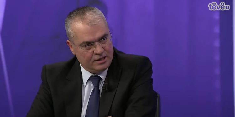 Fetoshi: ShBA-ja dhe BE-ja ia kanë dhënë “bakshish” Vuçiqit mosnjohjen formale të Kosovës