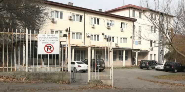 Si po funksionon gjyqësori në veri?