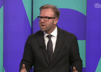 Abazi: Me dhjetëra deputetë të VV-së në takime deri pas mesnate kemi diskutuar për pakënaqësitë që kanë