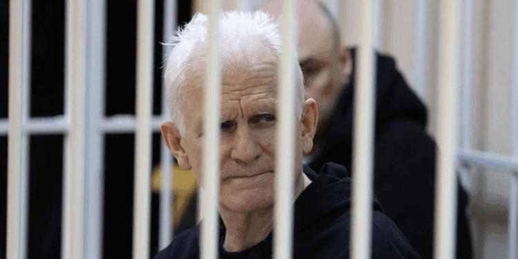 Fituesi i Nobelit për Paqe dënohet me 10 vjet burg në Bjellorusi