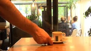 Një serb kërcënon shqiptarin në një kafene në veri