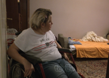 Përdoruesit e karrocës të mbyllur mes katër muresh