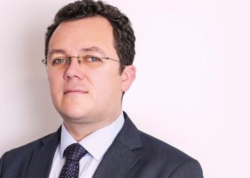 Arianit Jakupi rikthehet në krye të Odës së Farmacistëve