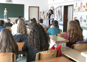 Mësimi kabinetik në shkollën “Asim Vokshi”