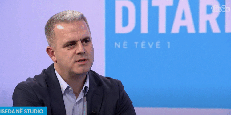 Azemi: Strategjia e energjisë u bë me vonesë, Qeveria Kurti aspak serioze