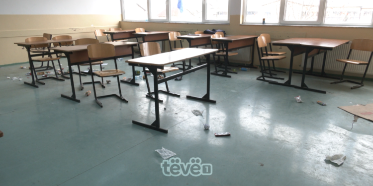 Shkollat mbulohen nga mbeturinat