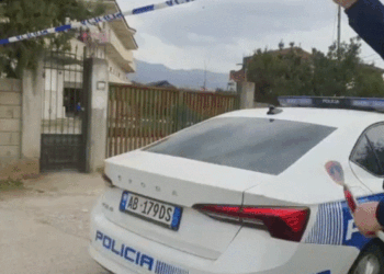 Një person vret me armë dy persona dhe plagos 3 të tjerë në Tiranë