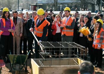 Vendoset gurthemeli i shkollës fillore në Kamenicë, ndërtimi i saj pritet të përfundojë brenda 3 viteve