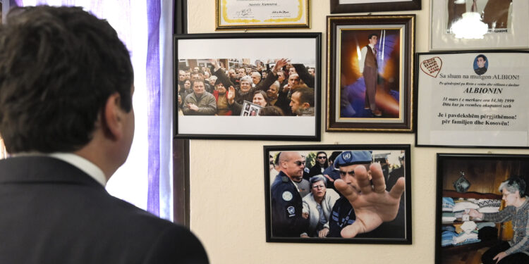 Kurti thotë se Qeveria e Kosovës është e përkushtuar në zbardhjen e krimeve të luftës