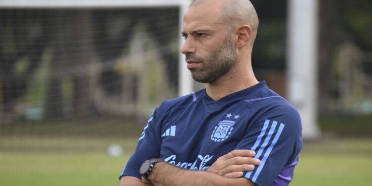 Javier Mascherano zhgënjen me rezultate si trajner, largohet nga kombëtarja e Argjentinës U-20
