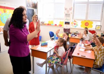 Osmani uron 7 Marsin: Arsimi cilësor është bazamenti i një shteti dhe shoqërie të suksesshme