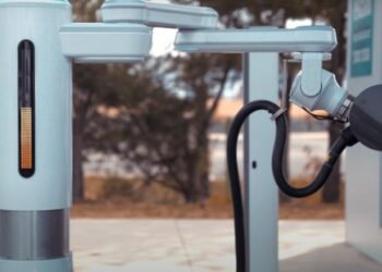 Hyundai prezanton robotin për mbushjen e veturave elektrike