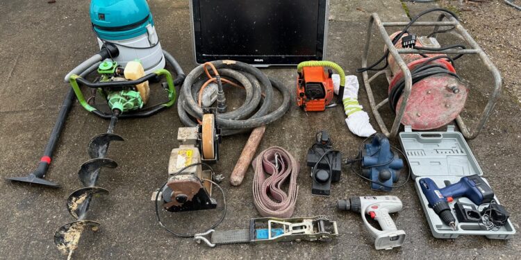 Arrestohen tre persona për vjedhje të rëndë në Kamenicë