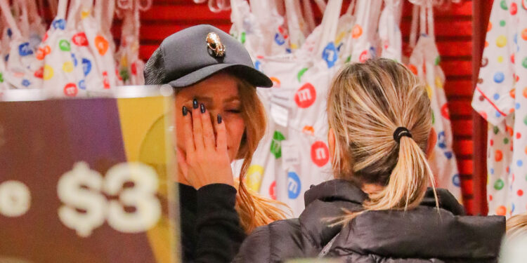 Shakira shihet e përlotur në një dyqan në New York