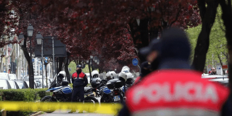 Arrestohen 11 persona për abuzim me tenderin 3-milionësh në Shqipëri