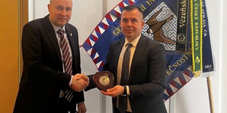 Kosova dhe Çekia do të shkëmbejnë informacione e trajnime në fushën e sigurisë