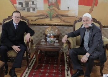 Ambasadori i Turqisë zhvillon vizitë në Prekaz