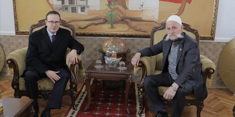 Ambasadori i Turqisë zhvillon vizitë në Prekaz