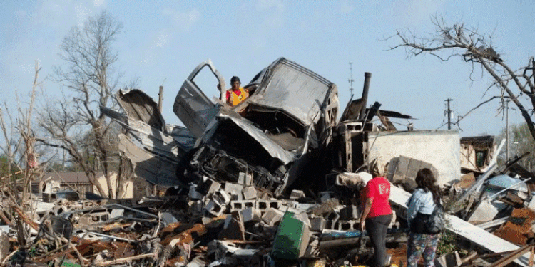 Të paktën 26 persona të vdekur nga tornadoja në Mississippi