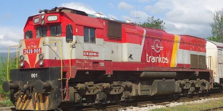 Dyfishohet numri i udhëtarëve me tren, ulet përdorimi i telefonit fiks për mbi 68 mijë veta