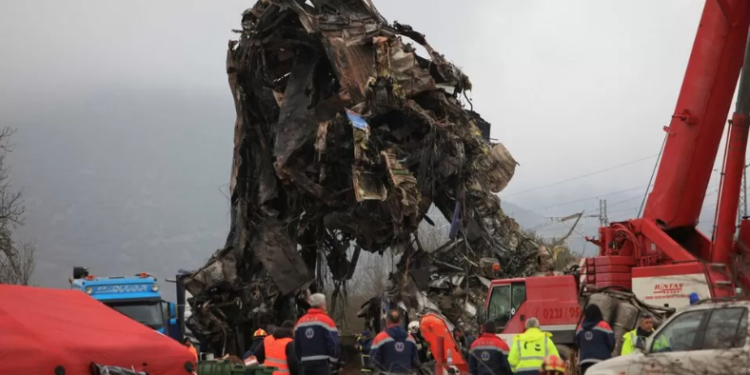Shkon në 57 numri i të vdekurve nga përplasja e trenave në Greqi