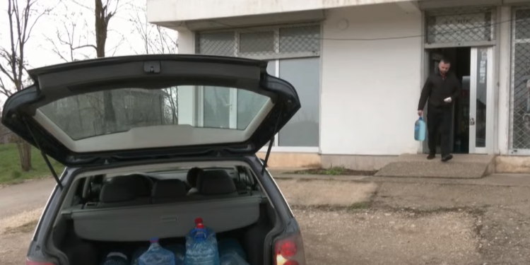 Banorët e fshatit Miradi e Epërme në hall me ujin