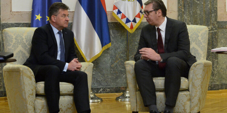 Lajçak sot takon Vuçiqin në Beograd