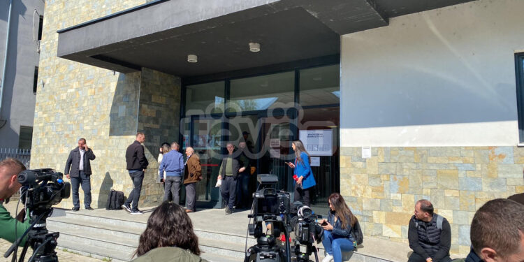 45 qytetarë votuan në dy orët e para te Komuna e re në Mitrovicën e Veriut