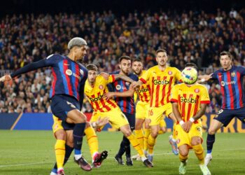 Paqe në “Camp Nou”