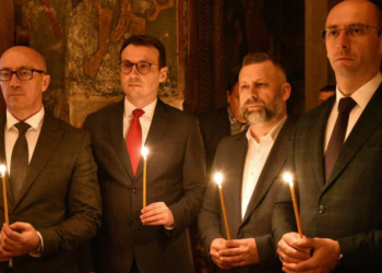 Petkoviq në liturgjinë e Pashkëve: Shpresojmë në normalizimin e marrëdhënieve me Kosovën