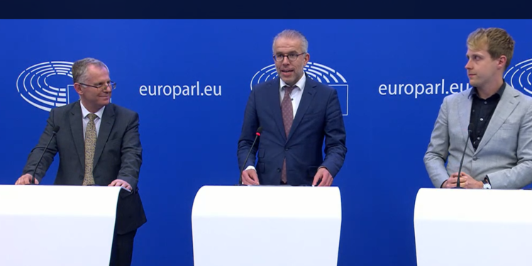 Nënshkruhet akti ligjor, Kosova përfundimisht merr liberalizimin e vizave