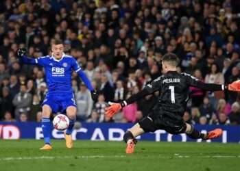 Leicesteri nxjerr një pikë të madhe në udhëtim